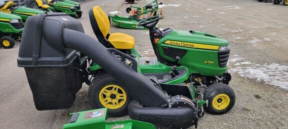 Image of John Deere X754 equipment image 3