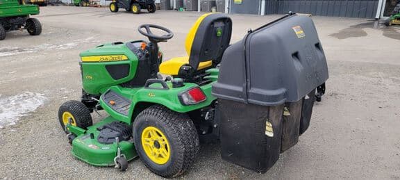 Image of John Deere X754 equipment image 1