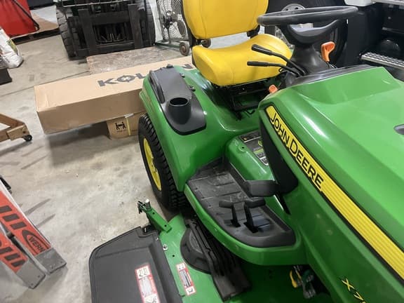 Image of John Deere X754 equipment image 2