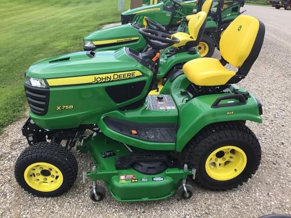 Image of John Deere X758 equipment image 2