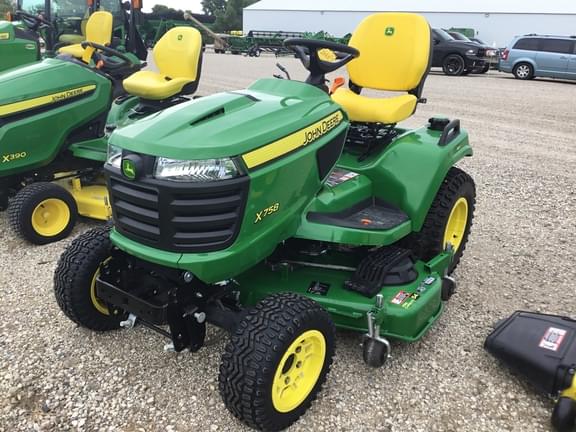 Image of John Deere X758 equipment image 1