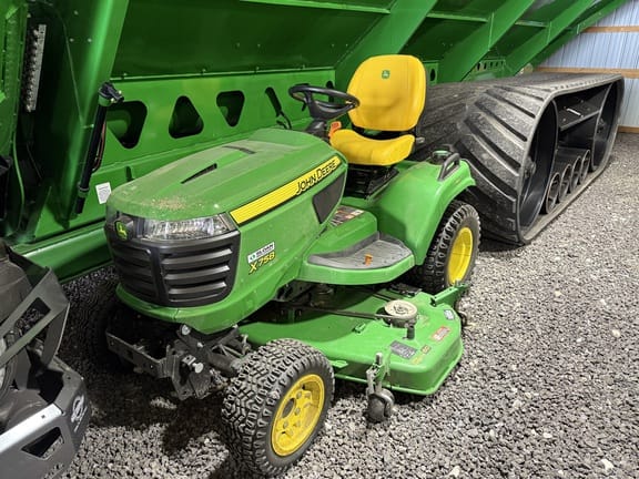Main image John Deere X758
