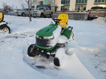 Main image John Deere X758