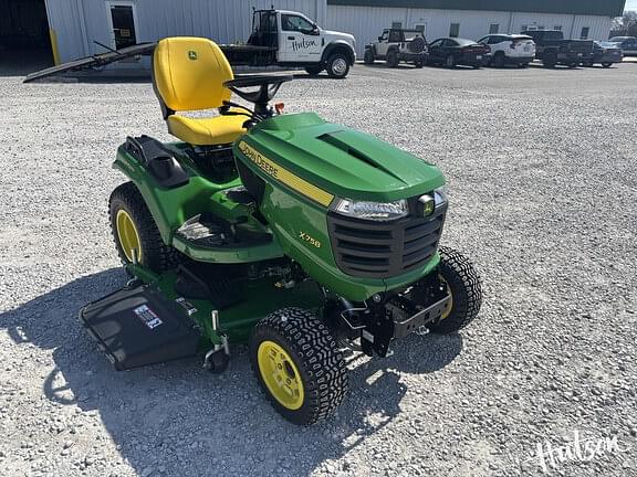 Image of John Deere X758 equipment image 1