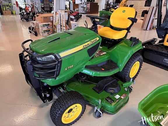 Image of John Deere X758 equipment image 1