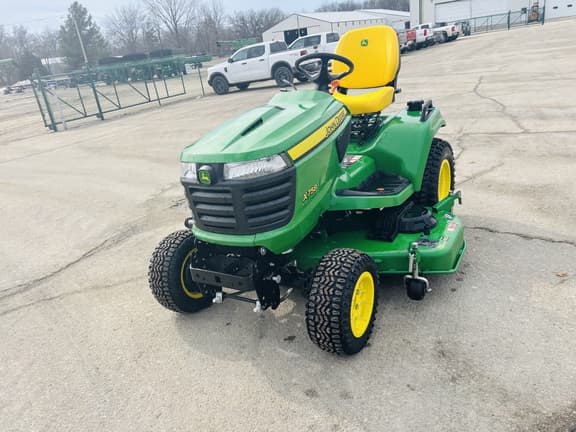 Image of John Deere X758 equipment image 3