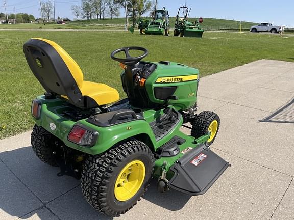Image of John Deere X758 equipment image 4