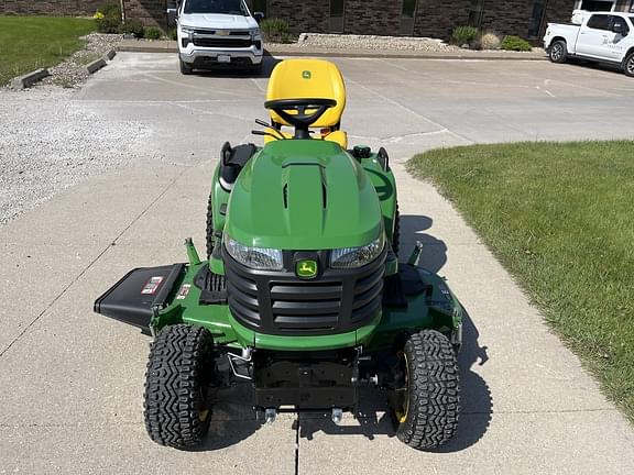 Image of John Deere X758 equipment image 1