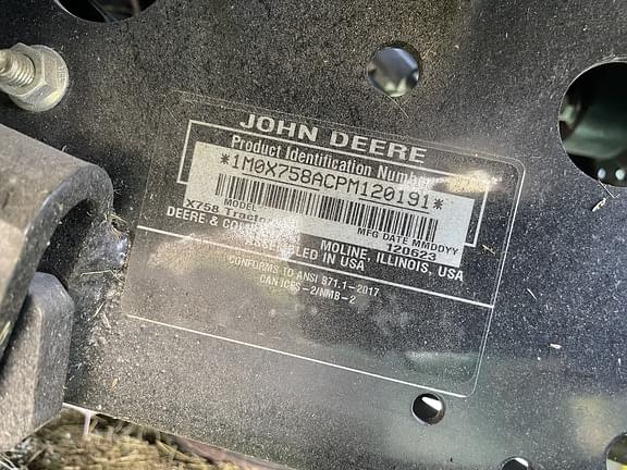 Image of John Deere X758 equipment image 4