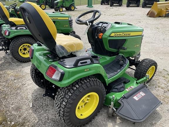 Image of John Deere X758 equipment image 2