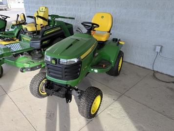 Main image John Deere X758