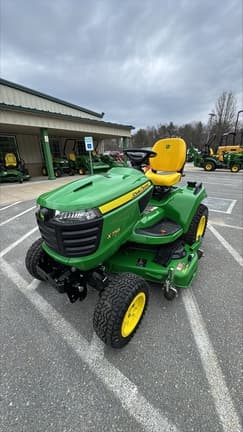 Image of John Deere X758 equipment image 4