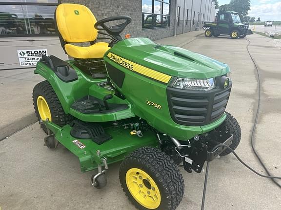 Image of John Deere X758 equipment image 2