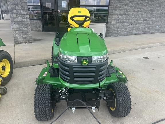 Image of John Deere X758 equipment image 4