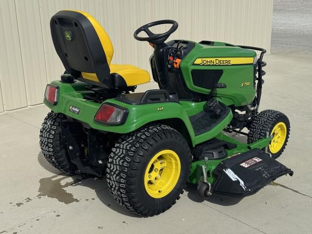Image of John Deere X758 equipment image 4