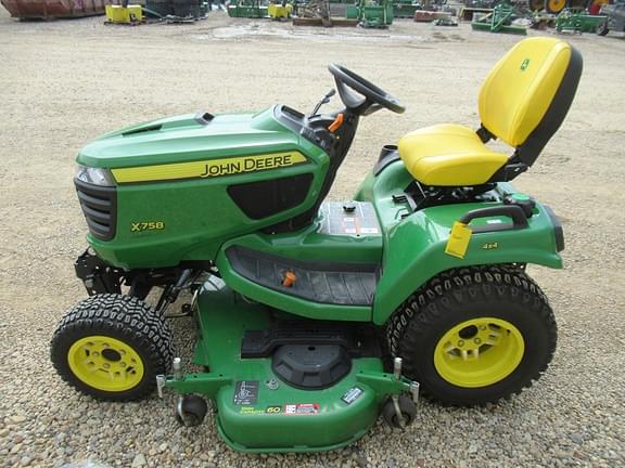 Image of John Deere X758 equipment image 4