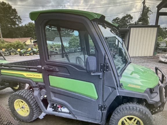 Image of John Deere XUV 835R equipment image 1