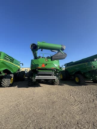 Image of John Deere X9 1000 equipment image 4