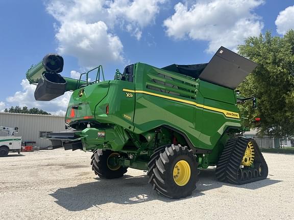 Image of John Deere X9 1000 equipment image 3