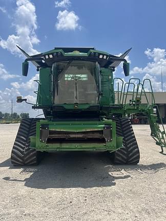Image of John Deere X9 1000 equipment image 1
