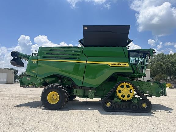 Image of John Deere X9 1000 equipment image 2