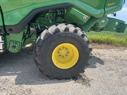 Image of John Deere X9 1000 equipment image 4