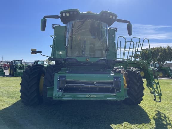 Image of John Deere X9 1000 equipment image 4