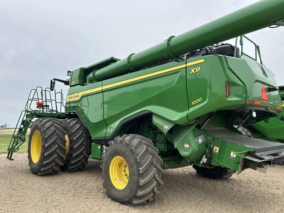 Image of John Deere X9 1000 equipment image 3