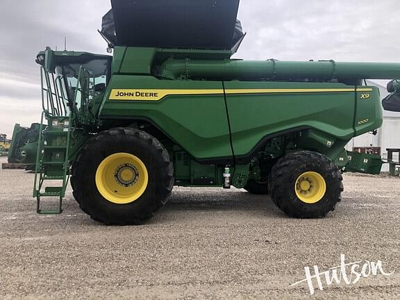 Image of John Deere X9 1000 equipment image 3