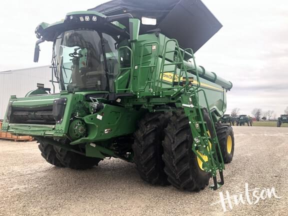 Image of John Deere X9 1000 equipment image 2