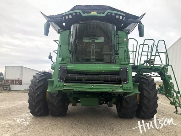 Image of John Deere X9 1000 equipment image 1