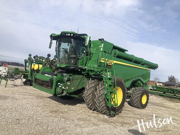 Image of John Deere X9 1000 equipment image 1