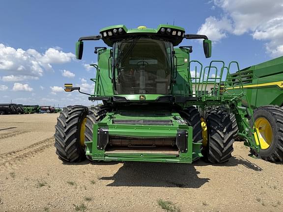 Image of John Deere X9 1000 equipment image 1