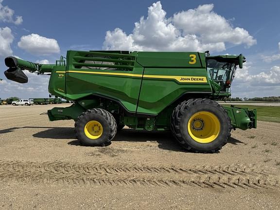 Image of John Deere X9 1000 equipment image 3