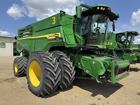 Image of John Deere X9 1000 equipment image 2