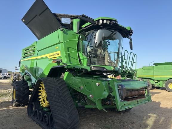 Image of John Deere X9 1000 equipment image 4