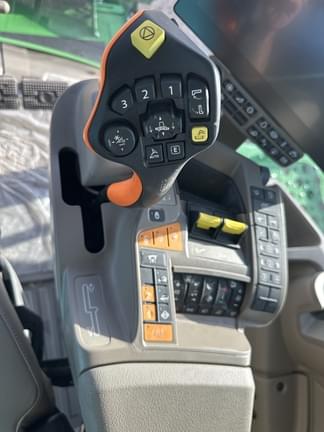 Image of John Deere X9 1000 equipment image 3