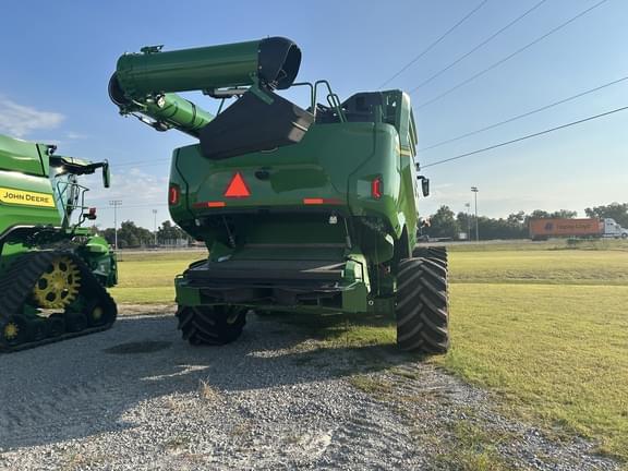 Image of John Deere X9 1000 equipment image 3