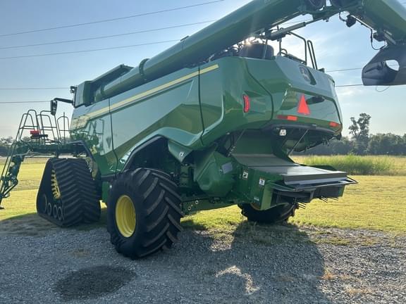 Image of John Deere X9 1000 equipment image 4