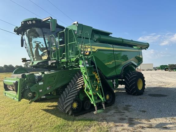 Image of John Deere X9 1000 equipment image 4