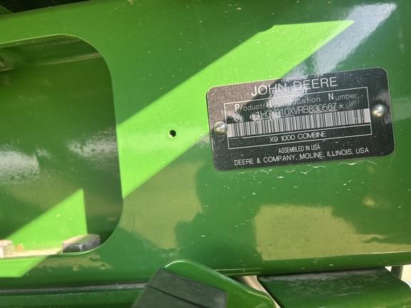 Image of John Deere X9 1000 equipment image 1