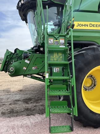 Image of John Deere X9 1000 equipment image 3