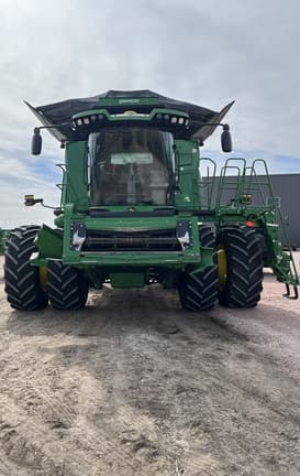 Image of John Deere X9 1000 equipment image 2