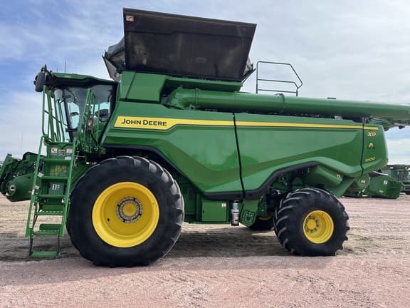 Image of John Deere X9 1000 equipment image 4