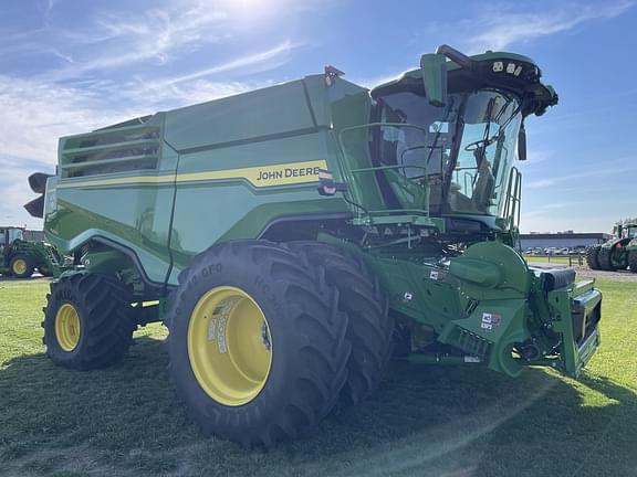 Image of John Deere X9 1000 equipment image 2