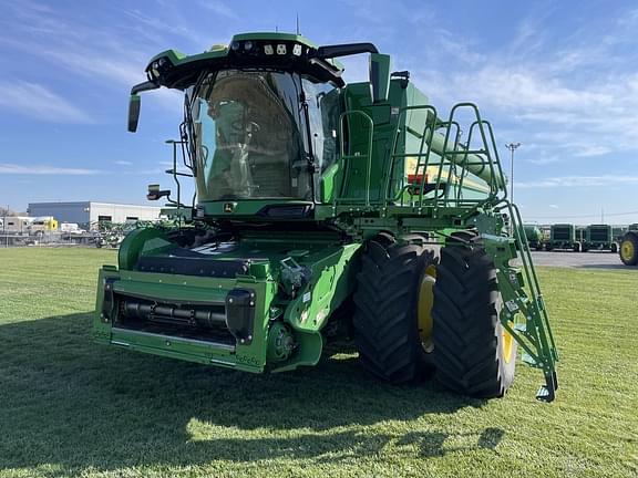 Image of John Deere X9 1000 equipment image 2