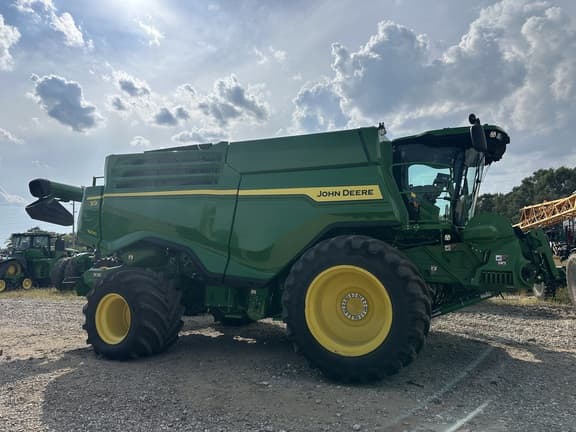 Image of John Deere X9 1000 equipment image 3