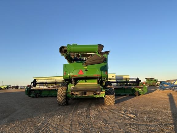 Image of John Deere X9 1000 equipment image 2