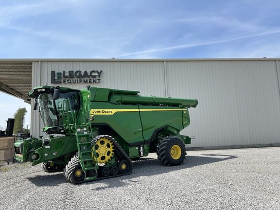 Image of John Deere X9 1000 equipment image 2