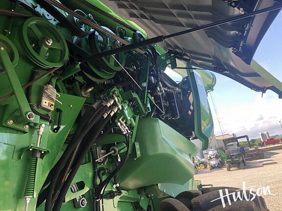Image of John Deere X9 1000 equipment image 3